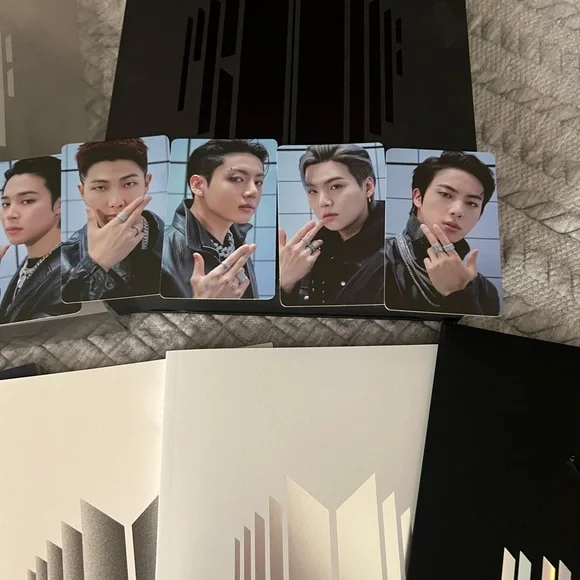 Official BTS Proof Album - Jimin post card & Yoongi photocard - Picture 3 of 5